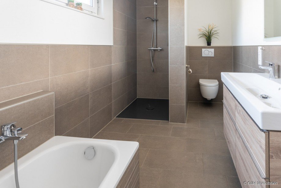Familienbad mit bodengleicher Dusche und... Einfamilienhaus Spiesen-Elversberg