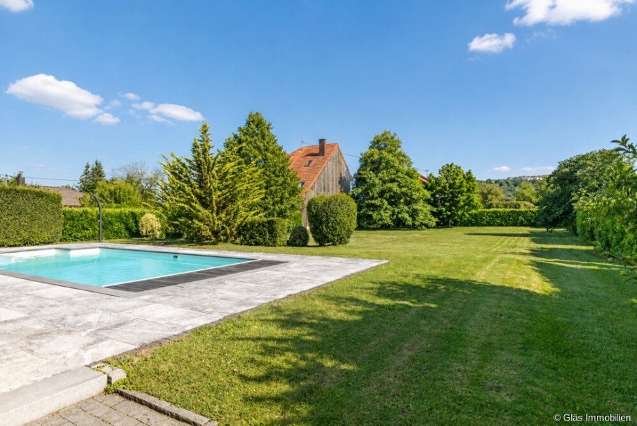 Blick �ber das Grundst�ck Einfamilienhaus �berherrn