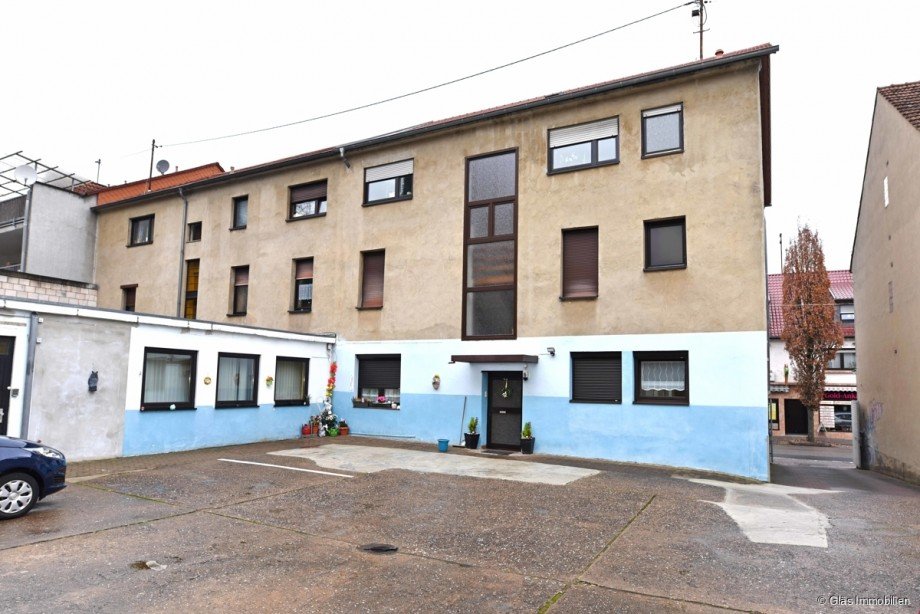 R�ckansicht Mehrfamilienhaus Gro�rosseln