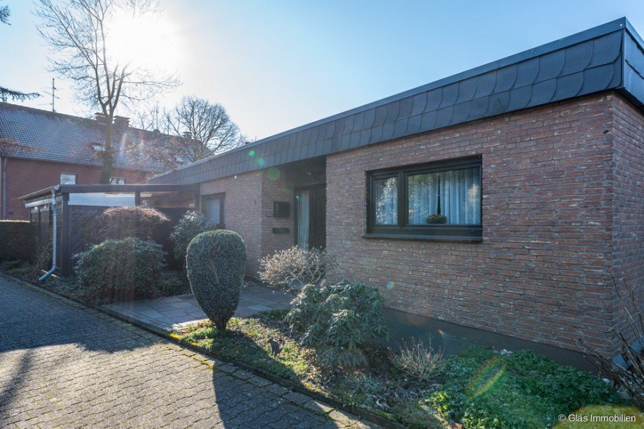 Winkelbungalow in sonniger Wohnlage Einfamilienhaus Langenfeld (Rheinland)
