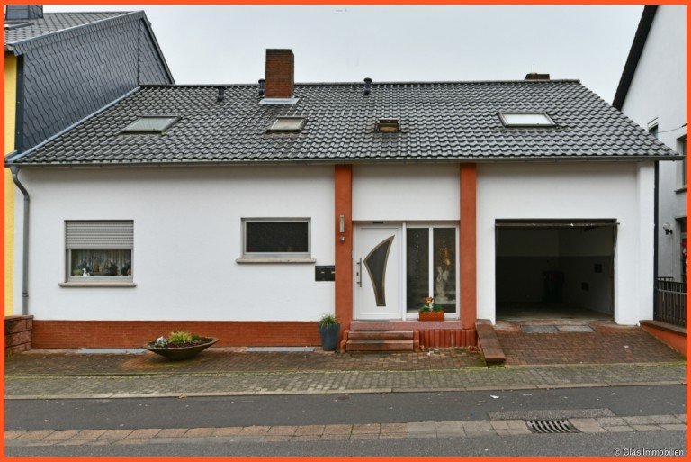 Gepflegtes Dreifamilienhaus Saarbr�cken / Altenkessel Mehrfamilienhaus Altenkessel - Gepflegtes Dreifamilienhaus mit herrlichem Gartengrundst�ck in zentraler Wohnlage