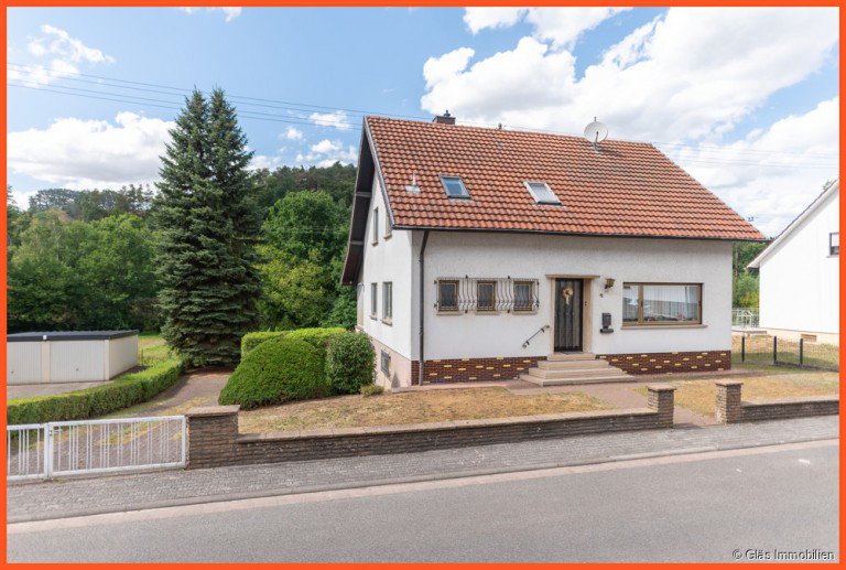 Freistehendes Einfamilienhaus in ruhiger Wohnlage Wadgassen Einfamilienhaus Freistehendes Einfamilienhaus mit gro�er Garage und jeder Menge Platz zum Toben in ruhiger Wohnlage
