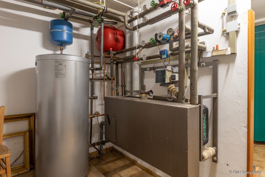 Fernw�rme mit Warmwasserbereitung Zweifamilienhaus Gro�rosseln