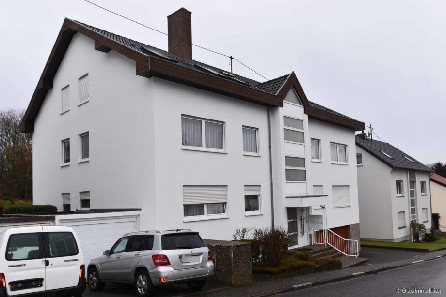 Sehr gepflegtes Mehrfamilienhaus Dachgeschosswohnung Saarbr�cken / Klarenthal