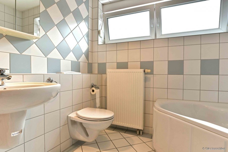 Gro�es Badezimmer mit... Mehrfamilienhaus V�lklingen
