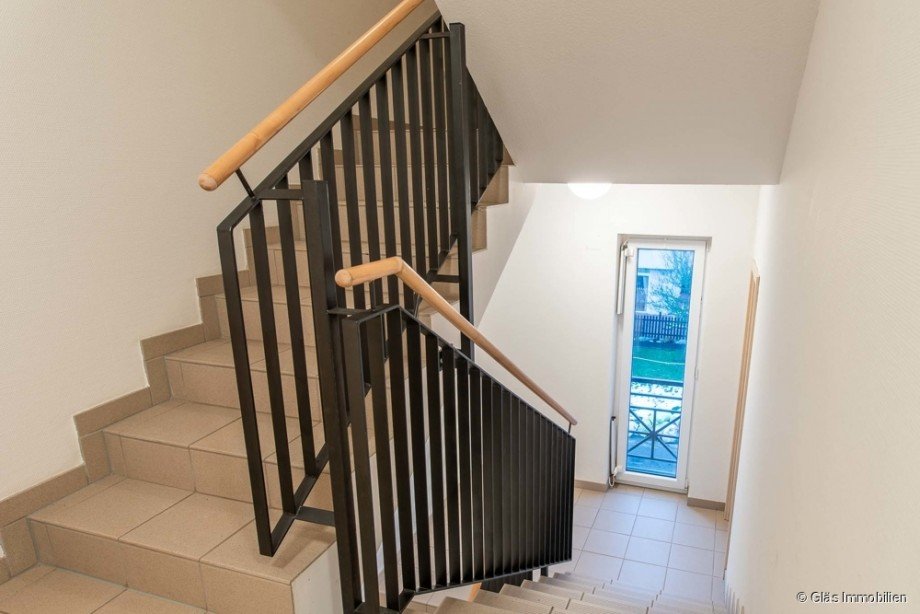 Blick ins Treppenhaus Etagenwohnung Mettlach / Orscholz
