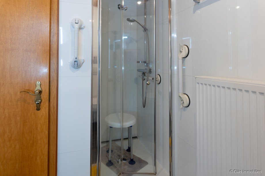 Dusche im Erdgescho� Zweifamilienhaus V�lklingen