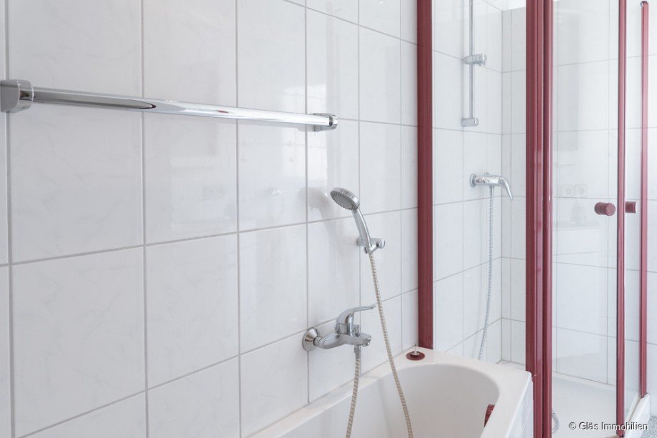 Badezimmer mit Dusche und... Einfamilienhaus V�lklingen / Geislautern