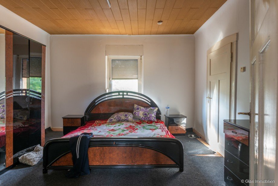 Schlafzimmer 2. OG Mehrfamilienhaus Sulzbach/Saar
