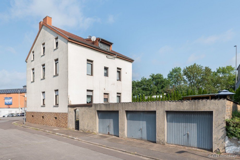 Zwei- bis Dreifamilienhaus mit 3 Garagen Zweifamilienhaus V�lklingen