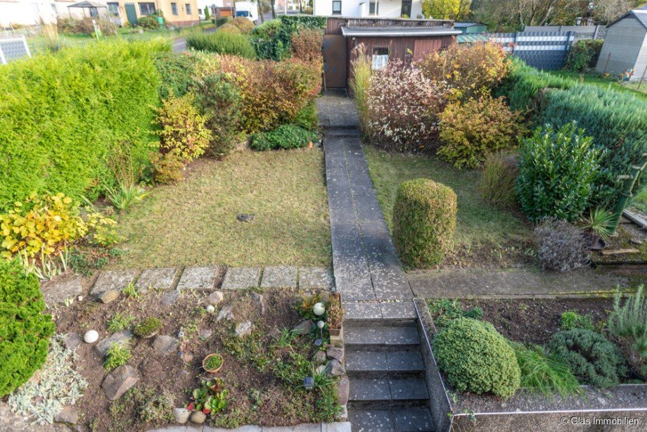 Blick in den Garten Zweifamilienhaus V�lklingen