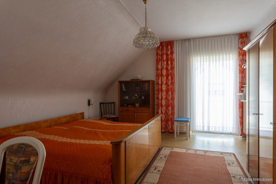Schlafzimmer 2 mit Balkon Einfamilienhaus Wadgassen