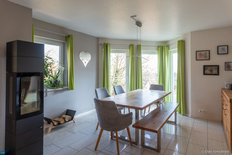 Esszimmer mit Zugang zum Balkon Einfamilienhaus Neunkirchen-Wiebelskirchen