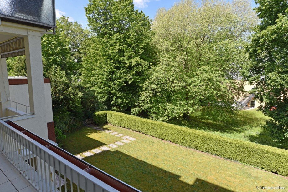 Blick in den Garten Etagenwohnung Saarbr�cken