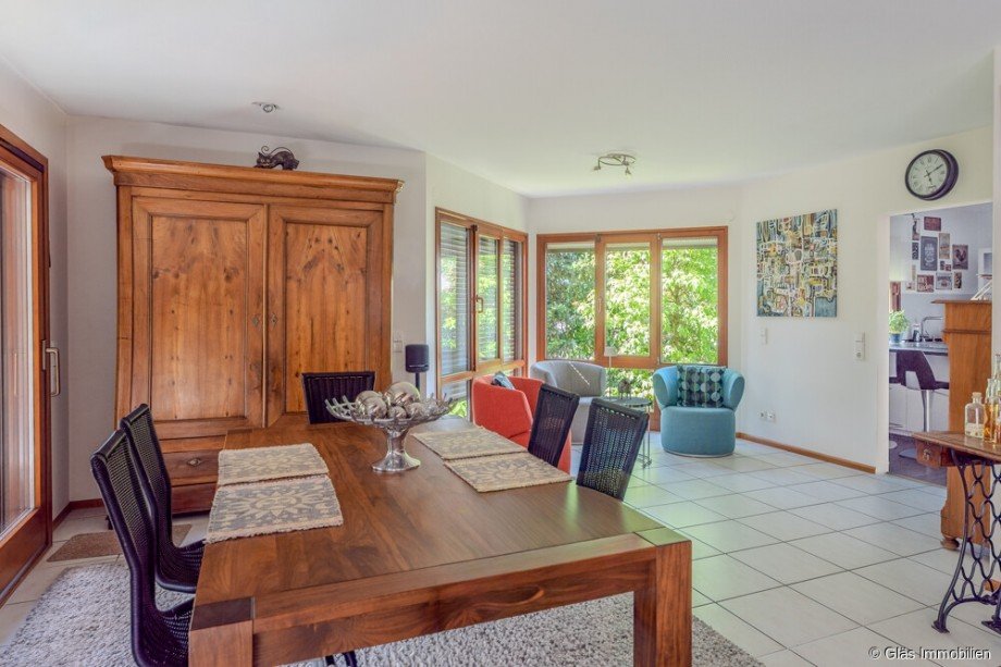 Esszimmer mit angrenzender K�che und Zugang zur Terrasse Einfamilienhaus Wadgassen