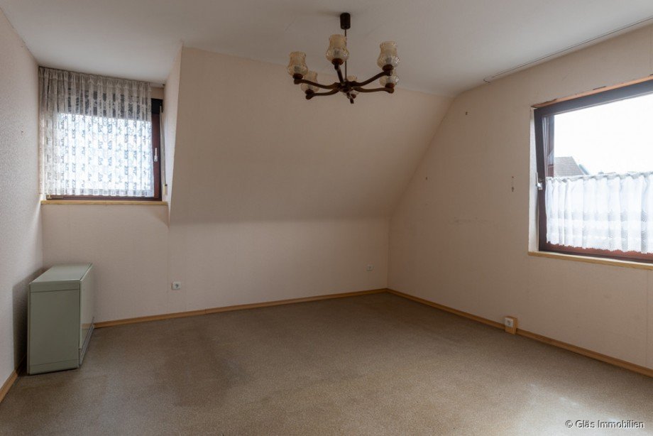 Elternschlafzimmer im OG Einfamilienhaus V�lklingen