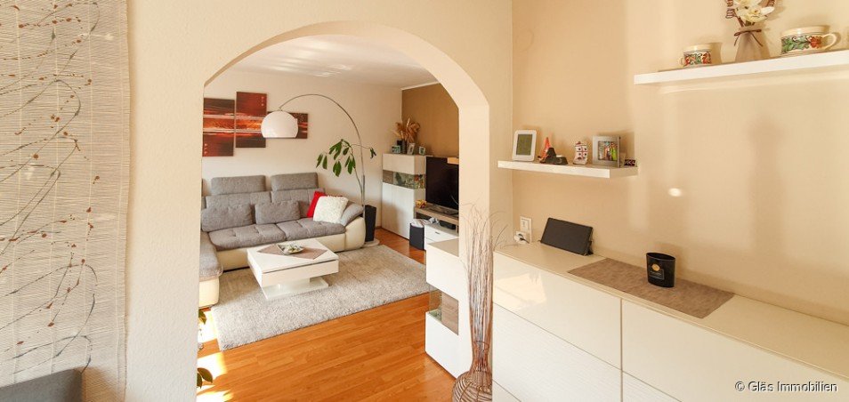 Esszimmer mit Blick ins Wohnzimmer Erdgeschosswohnung Saarbr�cken