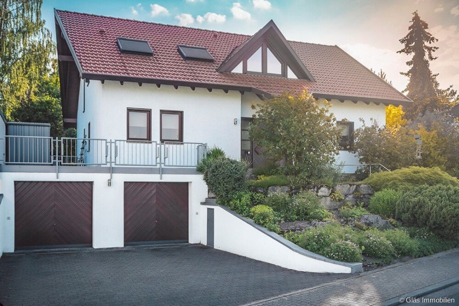 Doppelgarage mit Zugang zum Keller Einfamilienhaus Wadgassen