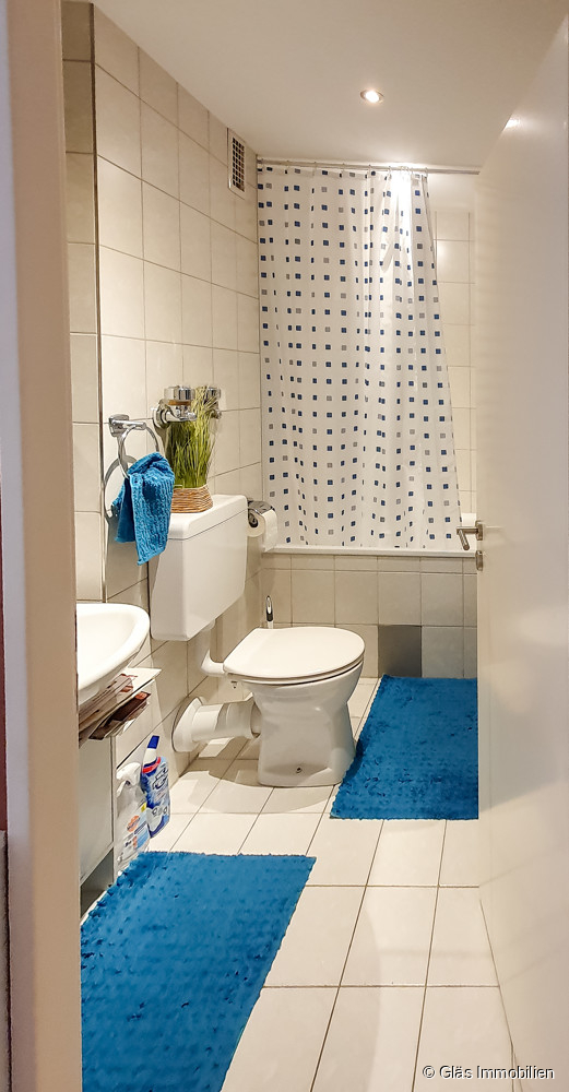 Badezimmer mit Wanne Erdgeschosswohnung Saarbr�cken