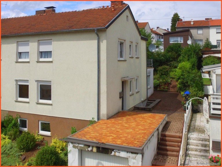 Ein- bis Zweifamilienhaus in ruhiger Wohnlage Saarbr�cken / Dudweiler Einfamilienhaus Ein- bis Zweifamilienhaus in ruhiger Wohnlage - N�he Universit�t