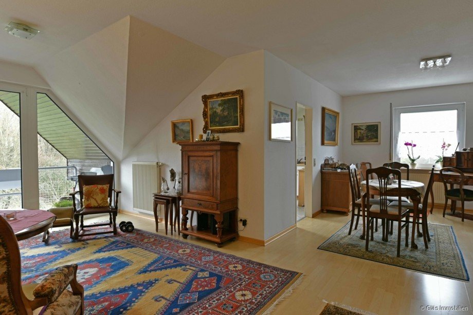 Lichtdurchfluteter Wohnbereich Dachgeschosswohnung Saarbr�cken / Klarenthal