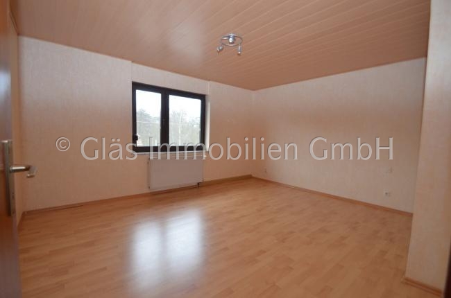Schlafzimmer 2 im OG Zweifamilienhaus Gro�rosseln