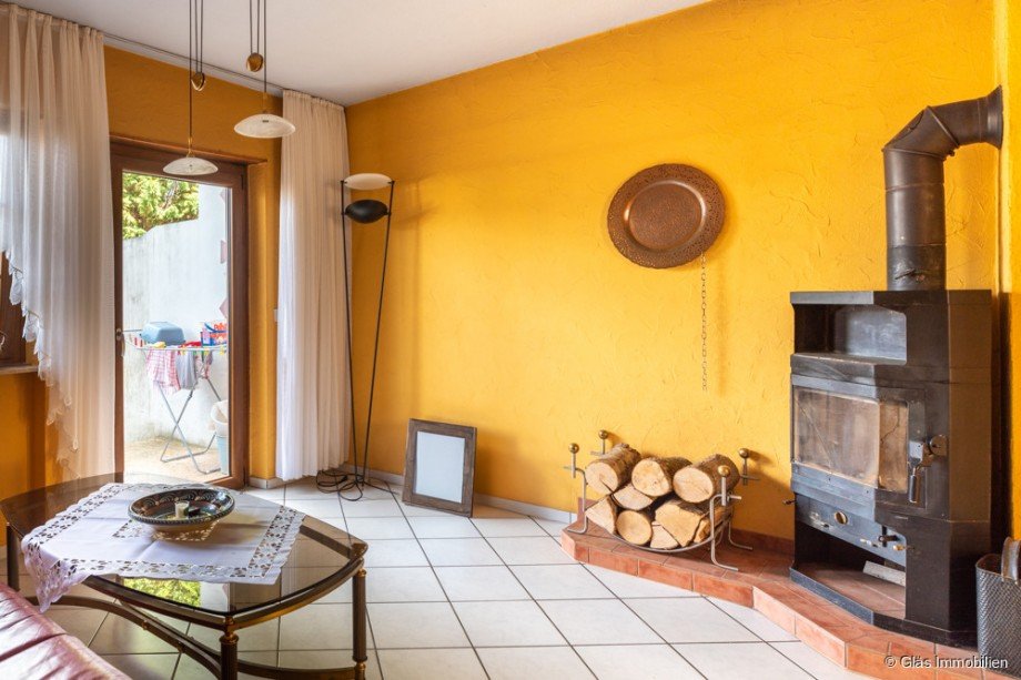 Wohnzimmer mit Kaminofen Doppelhaush�lfte V�lklingen