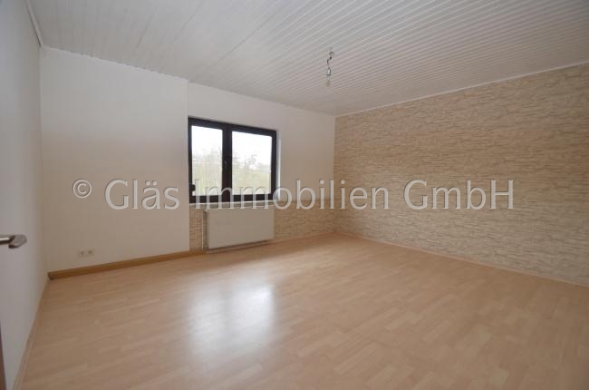 Schlafzimmer 1 im OG Zweifamilienhaus Gro�rosseln