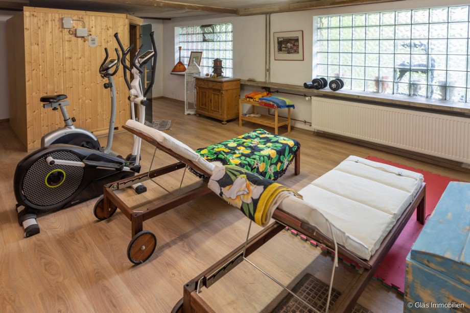 Hobbyraum mit Sauna im UG Zweifamilienhaus Bous