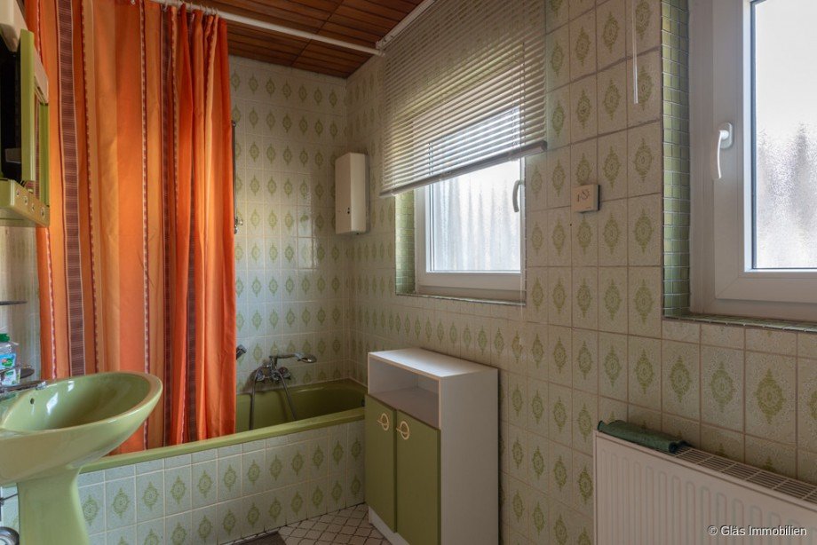 Badezimmer mit Wanne Zweifamilienhaus V�lklingen