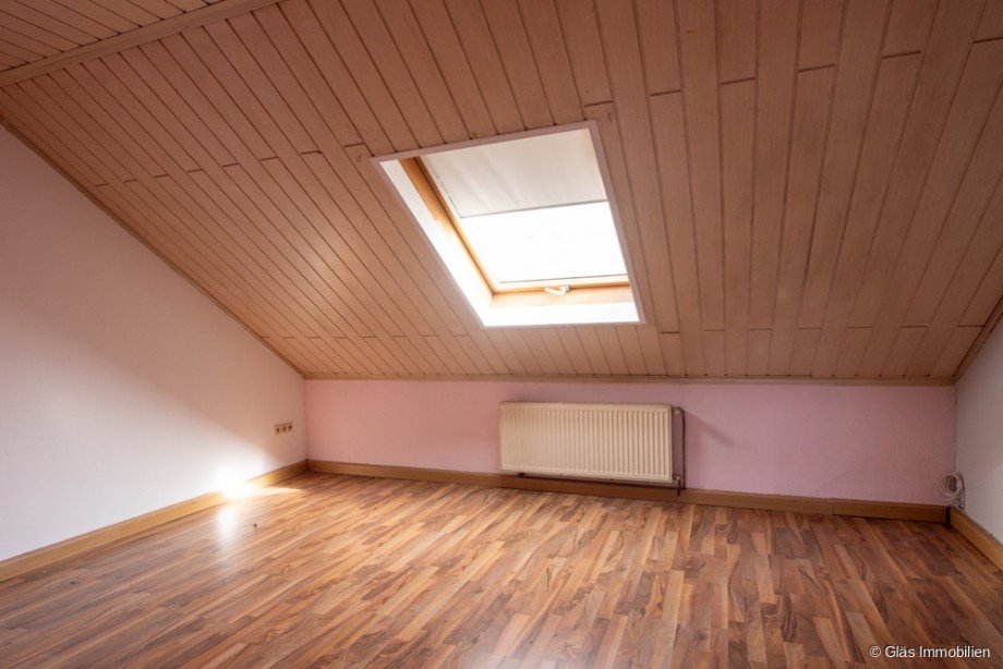 Ziommer 3 im DG Zweifamilienhaus V�lklingen / Heidstock
