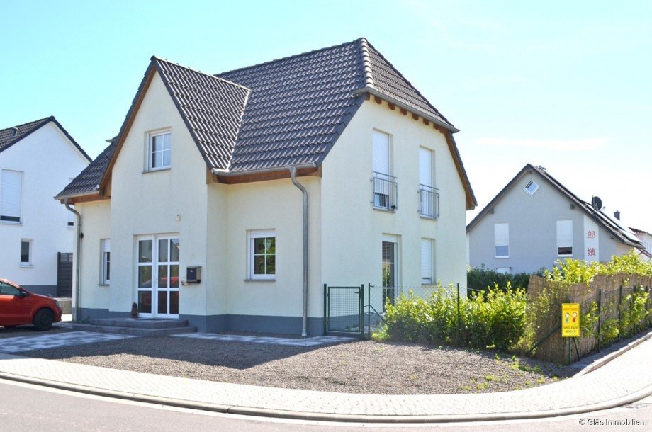 Stra�enansicht Einfamilienhaus V�lklingen