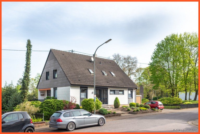 Freistehendes Zweifamilienhaus in sch�ner Wohnlage Wallerfangen Zweifamilienhaus Freistehendes Zweifamilienhaus mit 3 Garagen und zus�tzlichem Baugrund in gefragter Wohnlage!