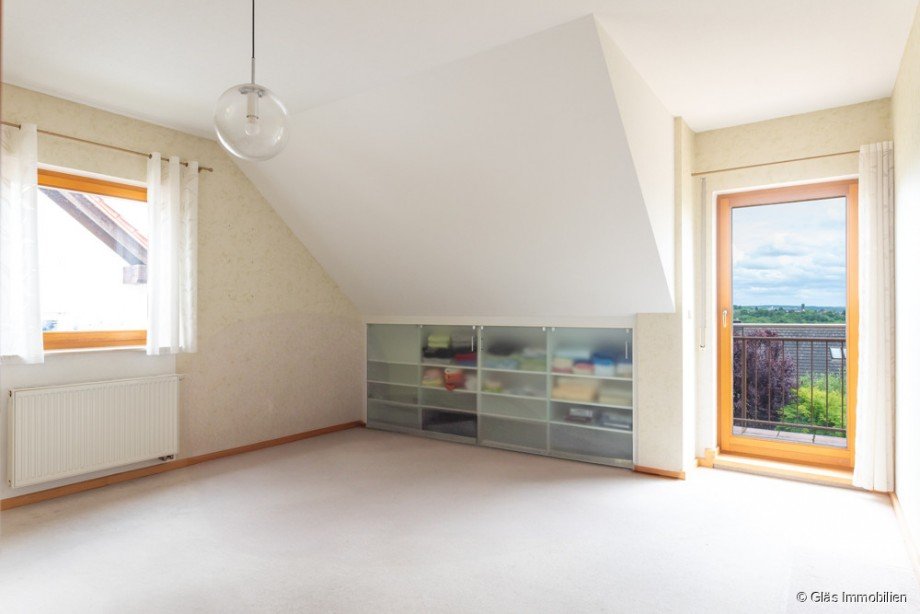 Kinderzimmer mit Balkon Einfamilienhaus V�lklingen