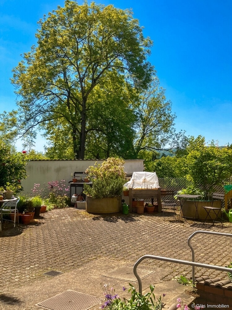 Sitzplatz hinter dem Haus Maisonettewohnung V�lklingen
