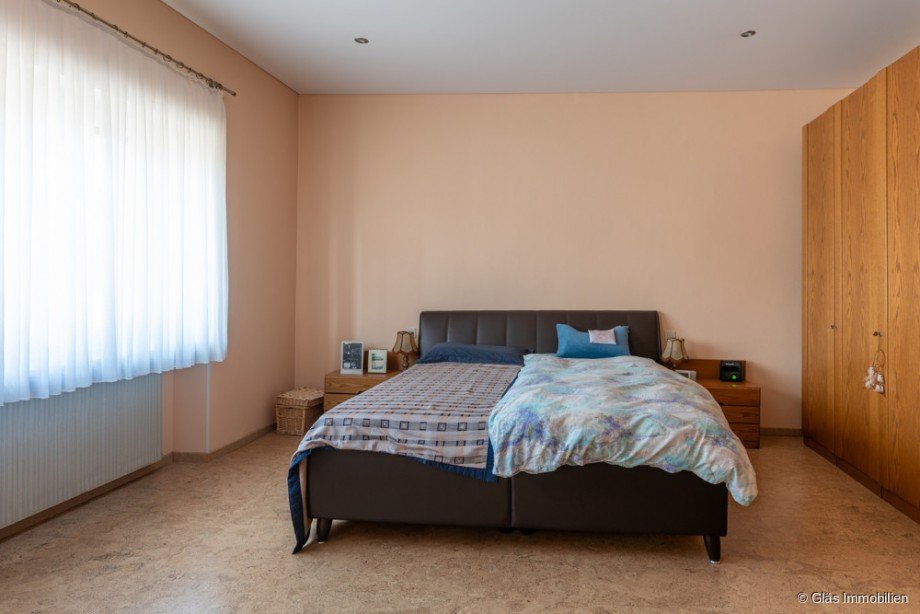 Elternschlafzimmer im Erdgescho� Zweifamilienhaus V�lklingen