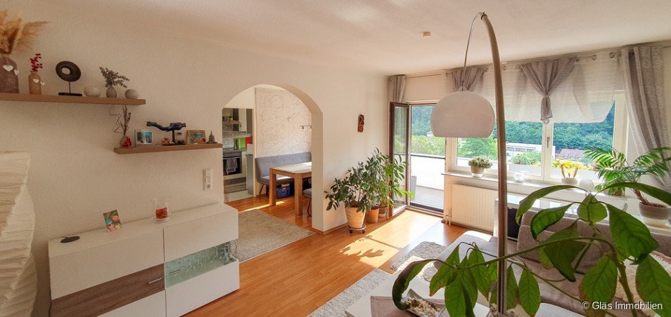 Wohnzimmer mit Zugang zum Balkon Erdgeschosswohnung Saarbr�cken