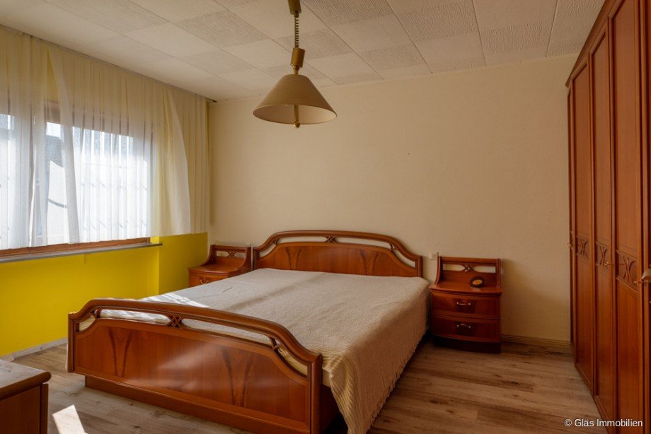 Elternschlafzimmer Doppelhaush�lfte V�lklingen