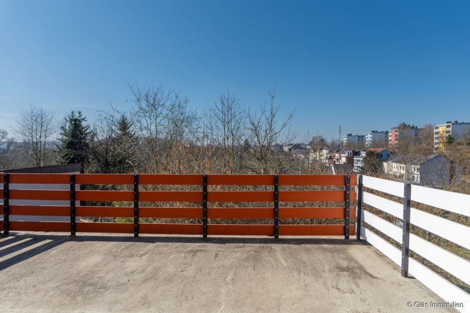 Gro�er Balkon mit Fernsicht Zweifamilienhaus V�lklingen / Heidstock