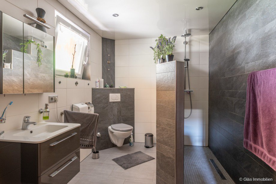 Bad mit bodengleicher Dusche Reihenhaus V�lklingen