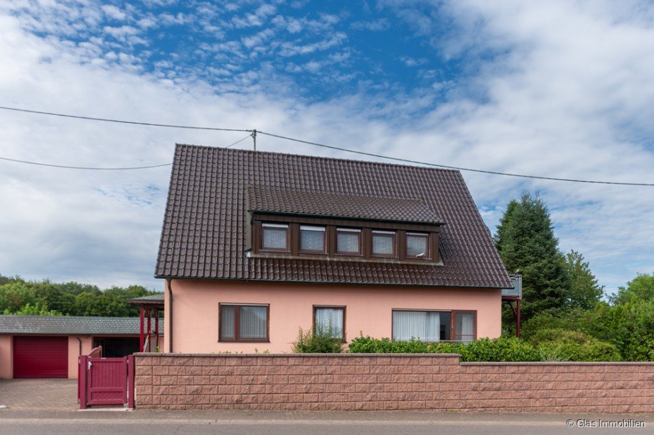 Stra�enansicht Einfamilienhaus V�lklingen