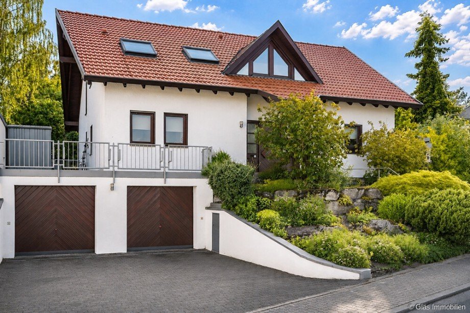 Doppelgarage mit Zugang zum Keller Einfamilienhaus Wadgassen