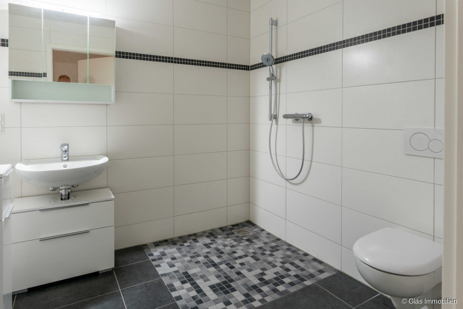 Badezimmer mit bodengleicher Dusche Etagenwohnung V�lklingen