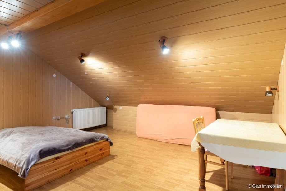 Zimmer 2 DG Zweifamilienhaus Riegelsberg