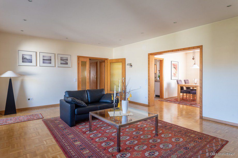 Wohnzimmer mit angrenzendem Esszimmer Einfamilienhaus Blieskastel