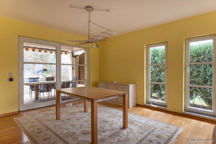 Essbereich mit Zugang zur Terrasse Einfamilienhaus Illingen / H�ttigweiler