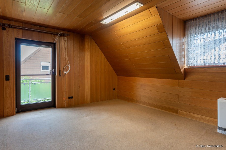 Wohnzimmer mit Balkon im OG Einfamilienhaus V�lklingen