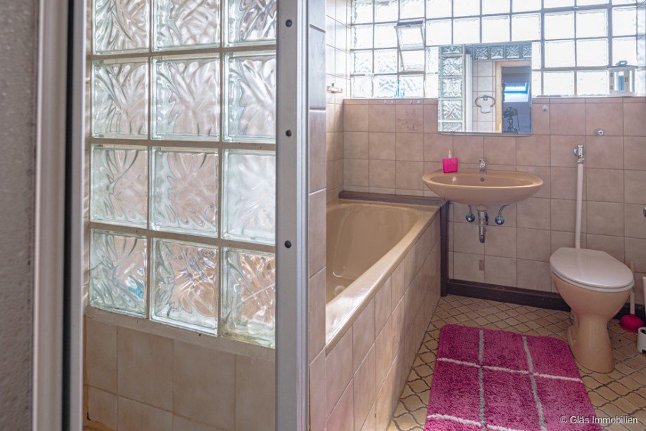 Badezimmer DG Zweifamilienhaus V�lklingen