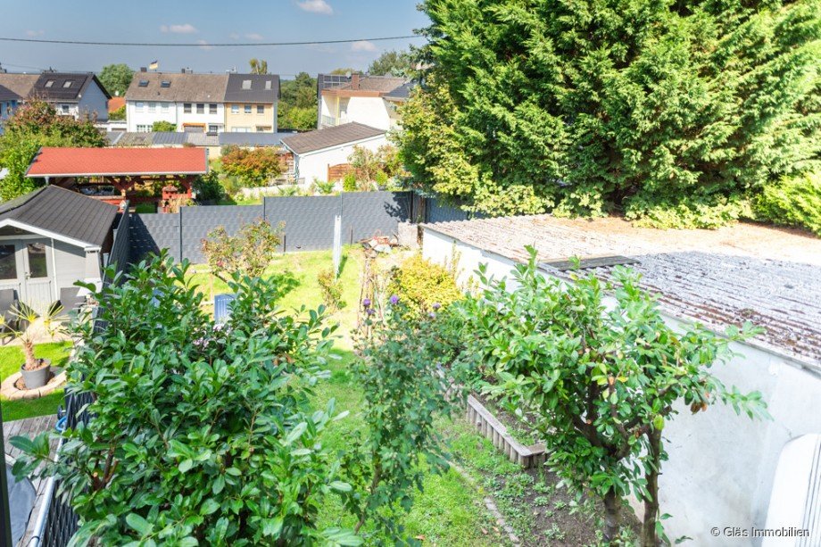 Blick in den Garten Doppelhaush�lfte V�lklingen