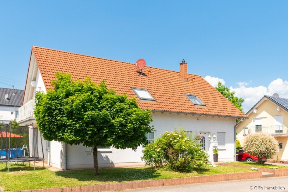Seitenansicht Zweifamilienhaus Wadgassen
